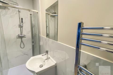 Studio to rent, Holloway Road, Holloway, N7