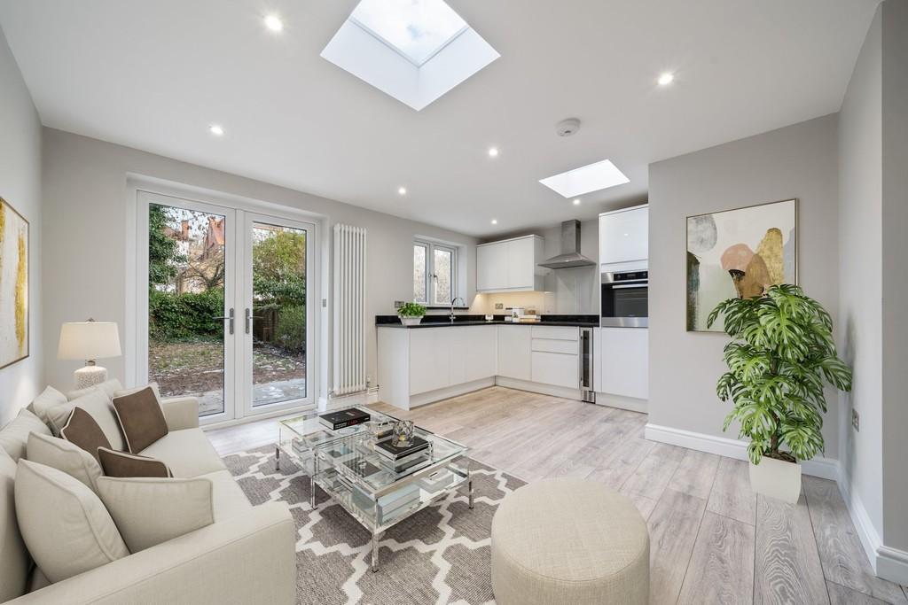 Woodland Rise, Muswell Hill N10 2 bed apartment - £650,000