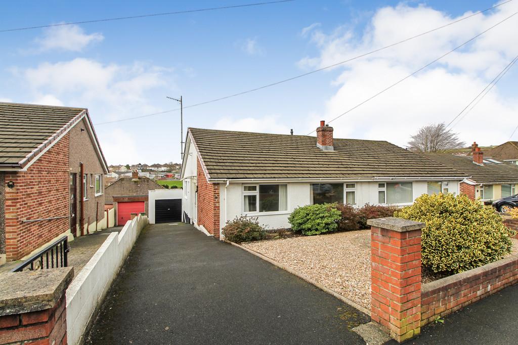 Larkham Lane, Plympton 2 bed semidetached bungalow £230,000