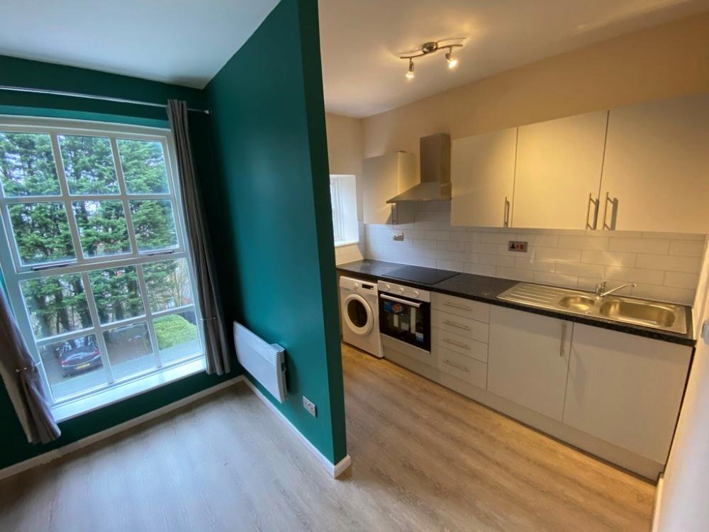 Wellington Street Preston PR1 8TQ 1 bed flat £475 pcm (£110 pw)