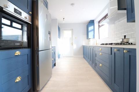 6 Stanley Green East, Slough, SL3 7RF