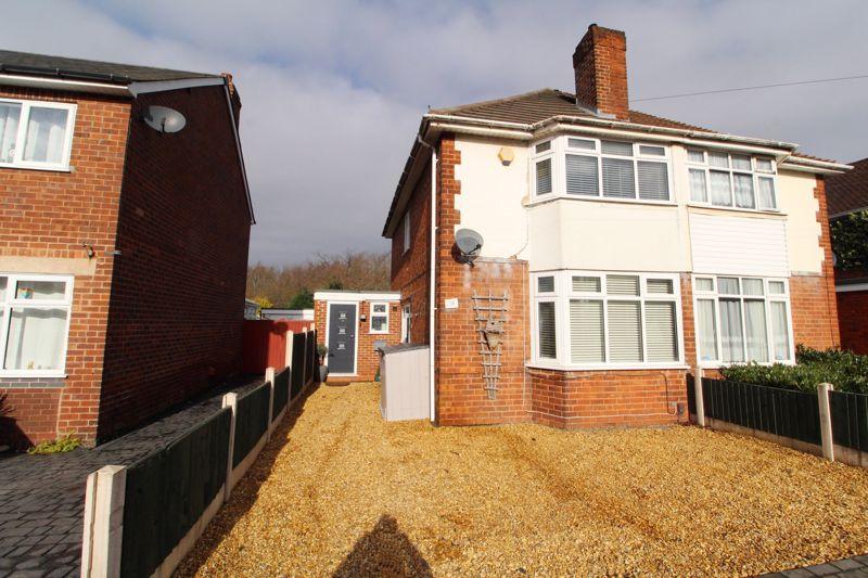 Station Road, Aldridge 3 bed semidetached house £250,000