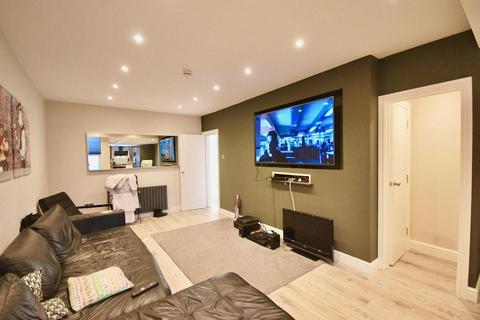 6 bedroom terraced house to rent, Monica Grove, Fallowfield, Manchester, M19 2BN