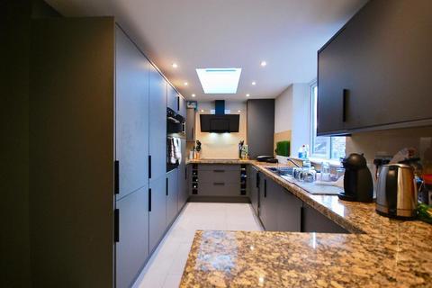 6 bedroom terraced house to rent, Monica Grove, Fallowfield, Manchester, M19 2BN