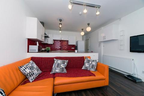 6 bedroom terraced house to rent - Fleeson Street, Rusholme, Manchester, M14 5NG