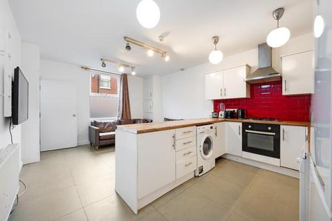 6 bedroom terraced house to rent, Fleeson Street, Rusholme, Manchester, M14 5NG