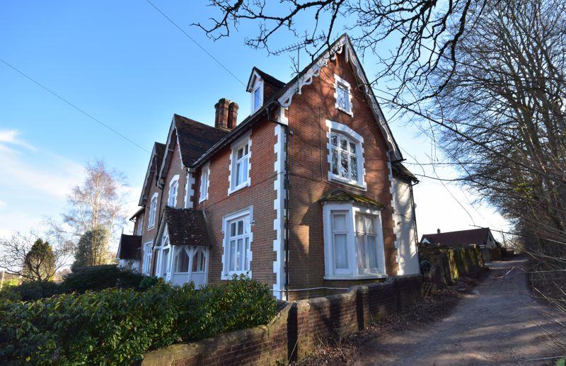 Cranmore Lane, Aldershot 2 bed apartment £220,000