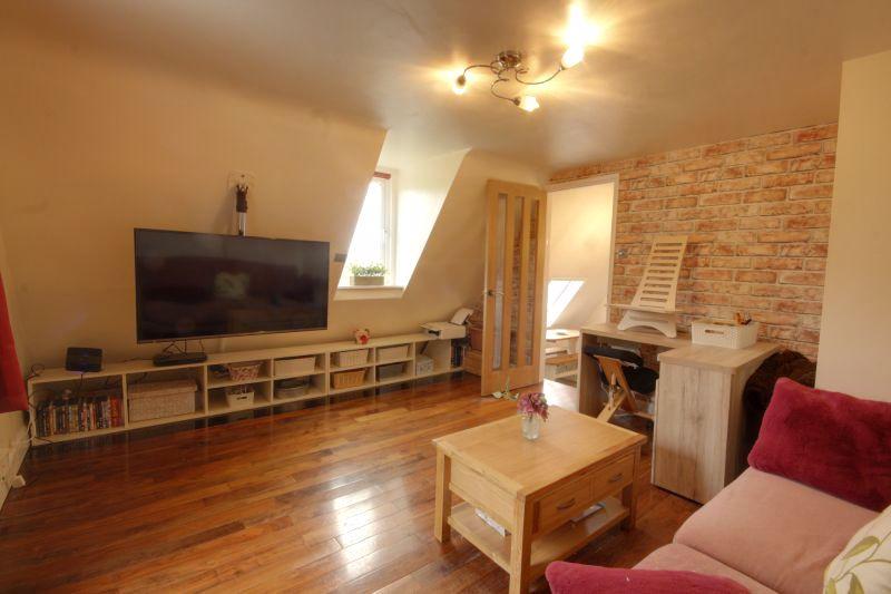 Cranmore Lane, Aldershot 2 bed apartment £220,000