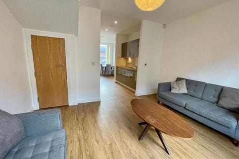 3 bedroom mews to rent, Leaf Street, Manchester, M15 5AW