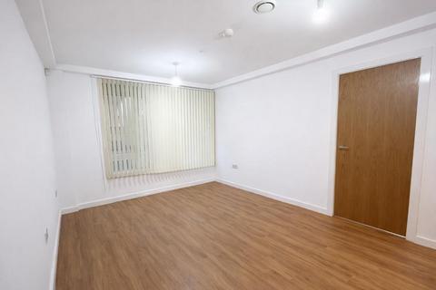 2 bedroom apartment to rent, Stretford Road, Manchester, M15 5GF