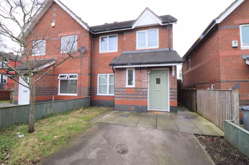 Hinderton Close, Birkenhead 3 bed semidetached house £120,000