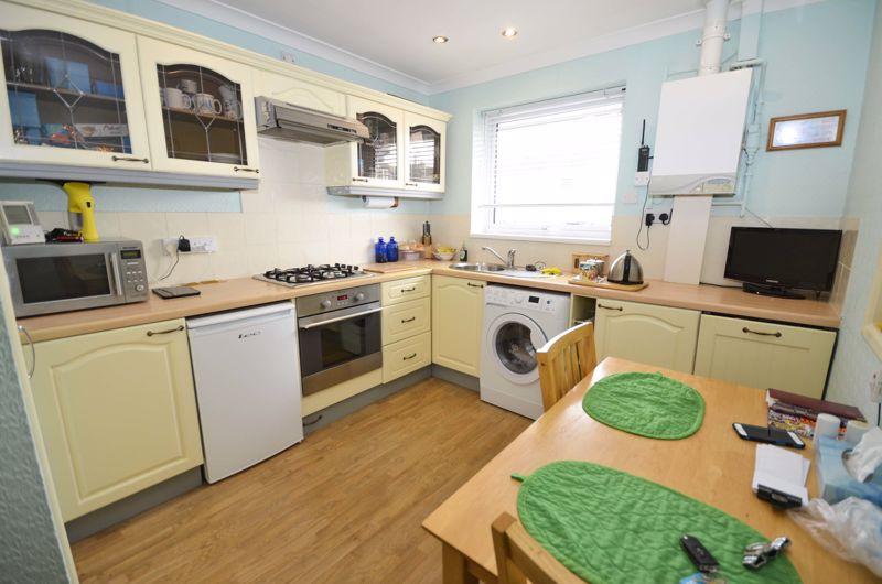 Windmill Close, Brixham 2 bed semidetached bungalow £259,500