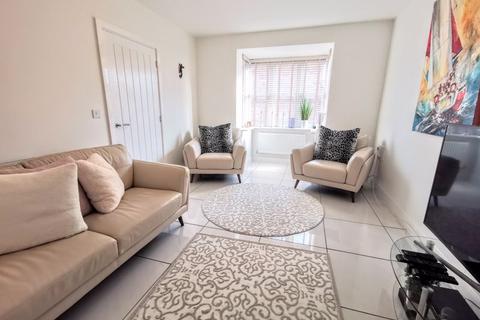 4 Britten Close, Aylesbury, HP21 9GD