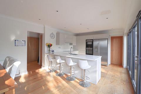 2 Boyce Green, Benfleet, SS7 5LF