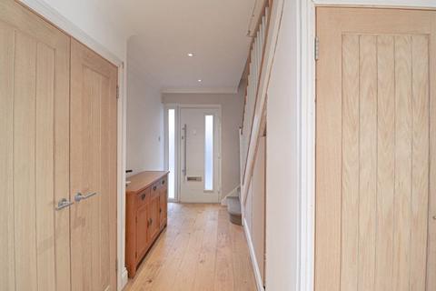 2 Boyce Green, Benfleet, SS7 5LF