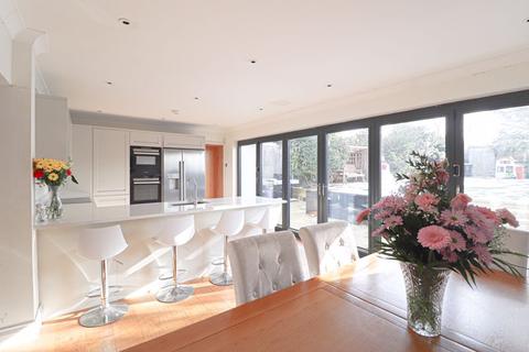 2 Boyce Green, Benfleet, SS7 5LF