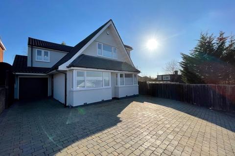 2 Boyce Green, Benfleet, SS7 5LF