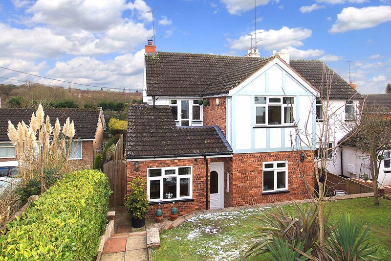 WOMBOURNE, Bratch Lane 4 bed semidetached house £364,950
