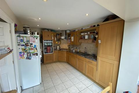168 Dragon Road, Hatfield, AL10 9NZ