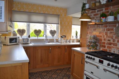 46 Bargates, Leominster, HR6 8EY