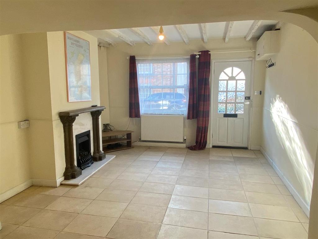 Westgate Street, Taunton 2 bed terraced house £725 pcm (£167 pw)