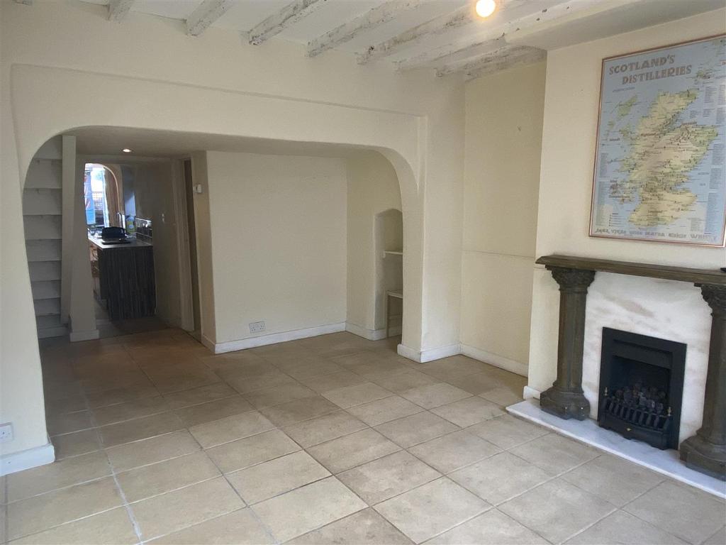 Westgate Street, Taunton 2 bed terraced house £725 pcm (£167 pw)