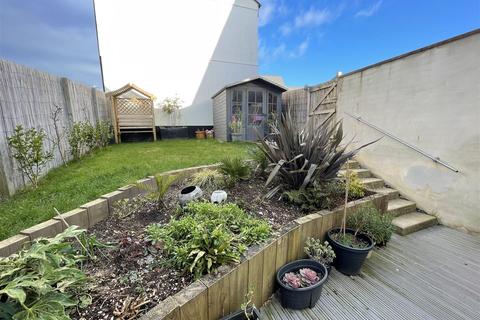 13 Codling Close, St Austell, PL25 4PY