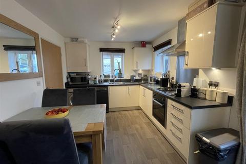 13 Codling Close, St Austell, PL25 4PY
