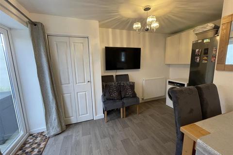 13 Codling Close, St Austell, PL25 4PY