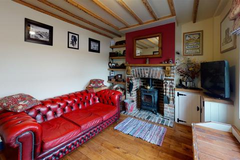 3, Bridge Cottages Barrow Green, Teynham, Sittingbourne, ME9 9ED
