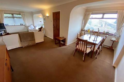 2 Ridgeway Close, Hyde Lea, Stafford, ST18 9BE