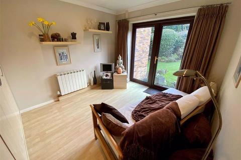 2 Ridgeway Close, Hyde Lea, Stafford, ST18 9BE