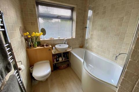 2 Ridgeway Close, Hyde Lea, Stafford, ST18 9BE