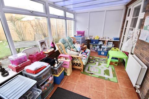 1 Harvester Close, Middleleaze, Swindon, SN5 5GJ
