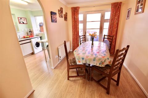 1 Harvester Close, Middleleaze, Swindon, SN5 5GJ