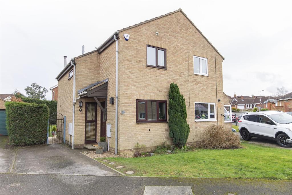 Berwick Close, Walton, Chesterfield 2 bed semidetached house £179,950