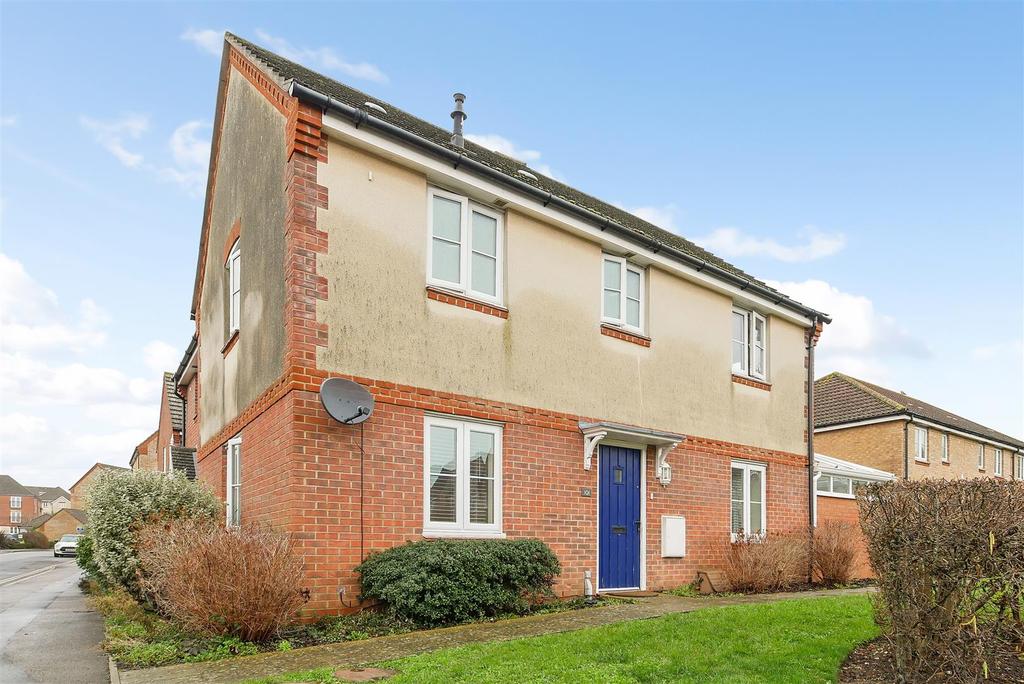 Baxendale Road, Chichester 3 bed semidetached house £369,950