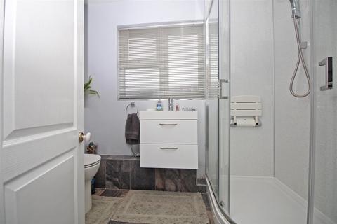 25 Tylden Way, Horsham, RH12 5JB