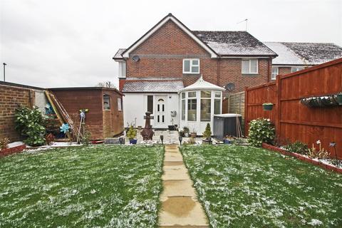 25 Tylden Way, Horsham, RH12 5JB
