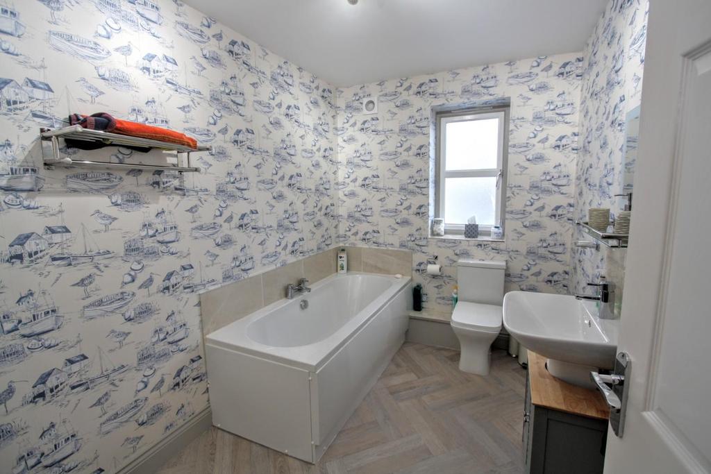 Family bathroom/w.c.