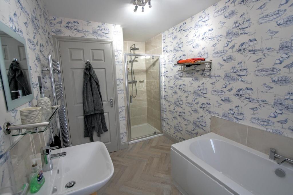 Family bathroom/w.c.