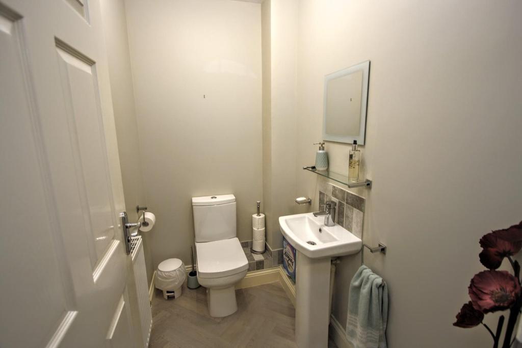 Cloakroom/w.c.