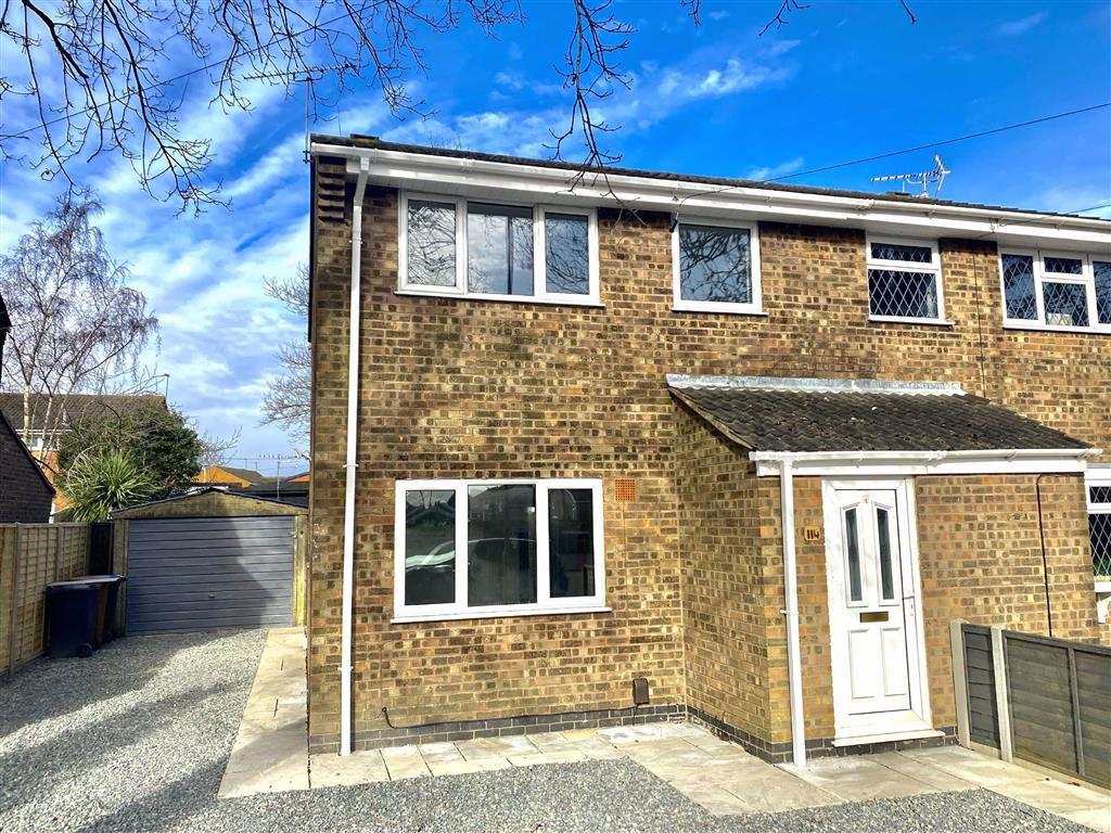 Roston Drive, Hinckley 3 bed semidetached house £825 pcm (£190 pw)