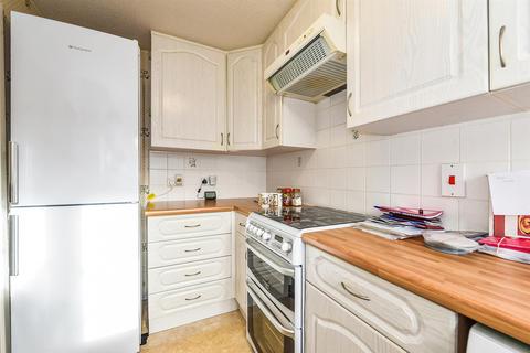 38 Borkum Close, Andover, SP10 4LE