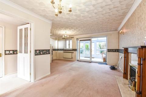 38 Borkum Close, Andover, SP10 4LE