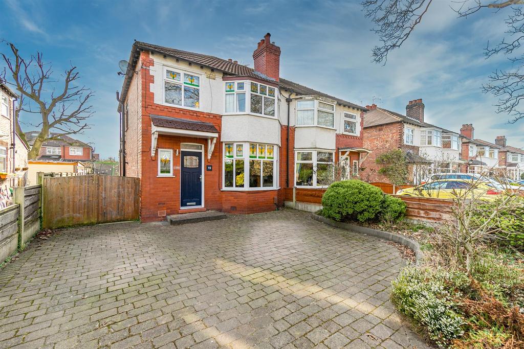 Whitefield Road, Sale 3 bed semidetached house £425,000