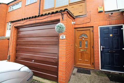 16 Stow Crescent, London, E17 5EG