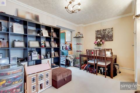 7 Waverley Close, Hayes, UB3 4AJ