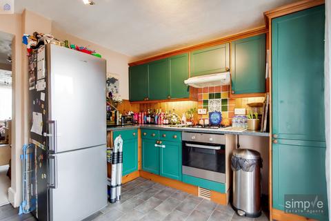 7 Waverley Close, Hayes, UB3 4AJ