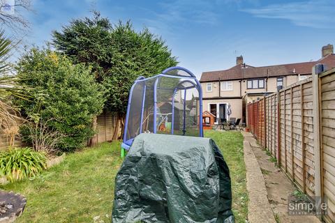 7 Waverley Close, Hayes, UB3 4AJ